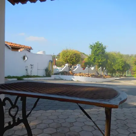 Quinta Do Penedo - By Portugalferias * 알부페이라